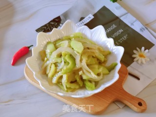 洋葱炒单瓜的做法步调：13