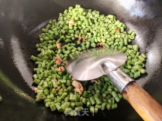 中婆菜炒少豆角的做法步调：4