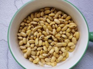 黄豆拌胡萝卜的做法步调：1
