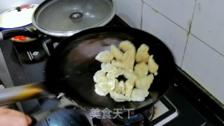 酱油煎饺的做法步调：1