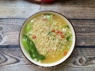 煎蛋青菜煮便利里的做法步调：11
