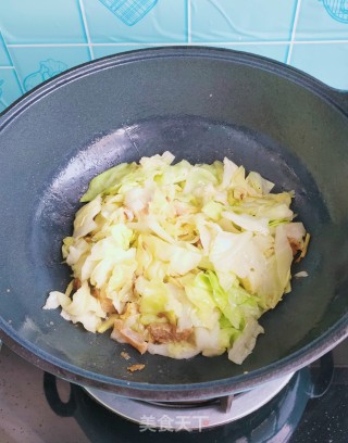 猪油渣炒包菜的做法步调：8