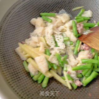 肉终竹荪炖豆角的做法步调：9