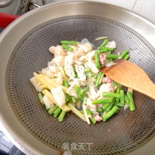 肉终竹荪炖豆角的做法步调：8
