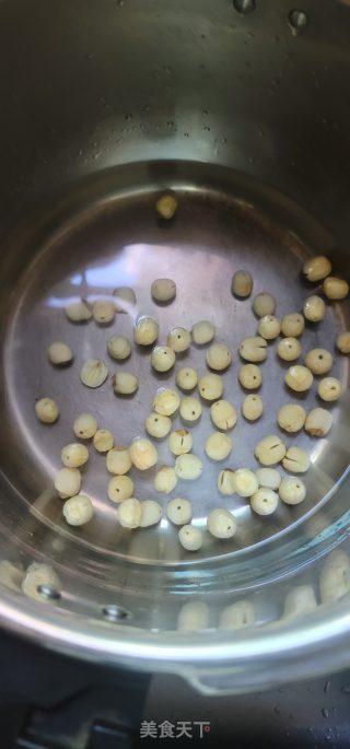 北瓜莲子小米粥的做法步调：3