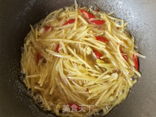 单椒土豆丝的做法步调：10