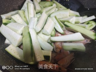 丝瓜鸡蛋虾头汤的做法步调：6