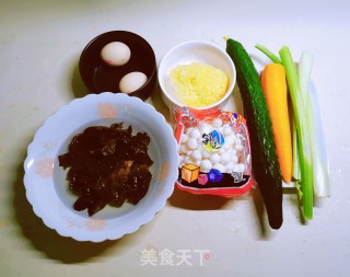 油醋汁年夜拌菜的做法步调：1