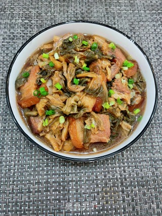 梅菜焖五花肉的做法步调：14