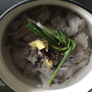 浑炖排骨胡萝卜的做法步调：5