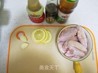 柠喷鼻烤翅的做法步调：1