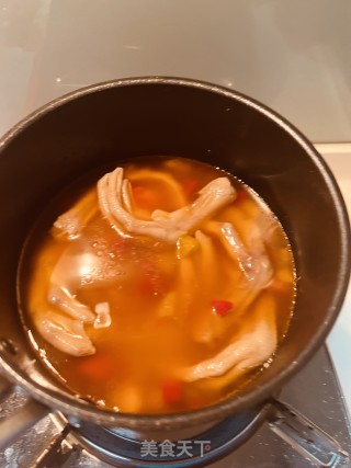 泡椒魔芋烧鸭爪的做法步调：1
