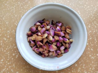 茄子肉丁挨卤里的做法步调：3