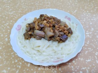 茄子肉丁挨卤里的做法步调：11