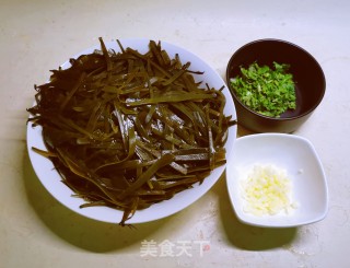 蒜喷鼻海带的做法步调：1