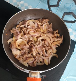 洋葱炒牛肉的做法步调：9