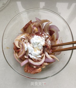 洋葱炒牛肉的做法步调：5