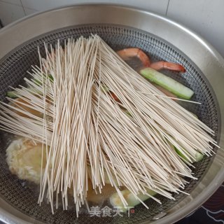 陈虾煎蛋丝瓜里的做法步调：13