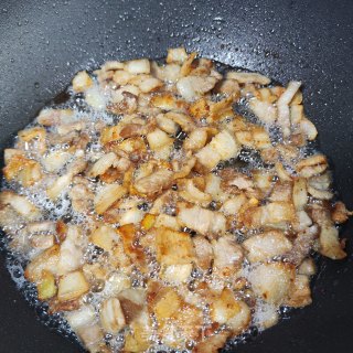 五花肉炒豇豆的做法步调：5