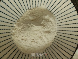 葱花鸡蛋饼的做法步调：1