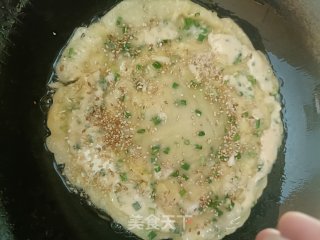 葱花鸡蛋饼的做法步调：9