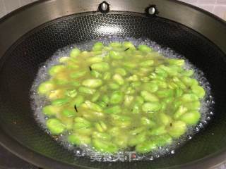 葱油蟹柳蚕豆的做法步调：9