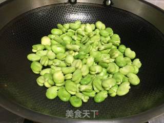 葱油蟹柳蚕豆的做法步调：8