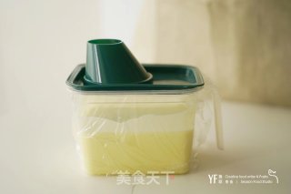 蜜瓜接骨木花冰淇淋的做法步调：4