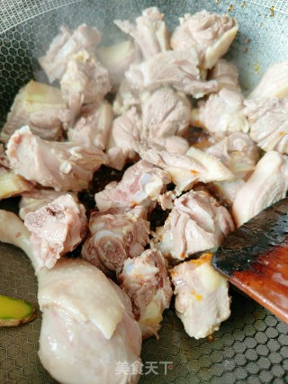 土豆胡萝卜烧鸭边腿的做法步调：9