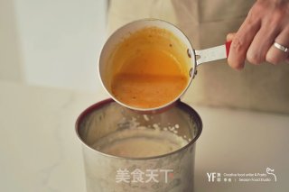 咸蛋黄锅巴冰淇淋的做法步调：4
