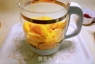 黄桃冰糖火的做法步调：4