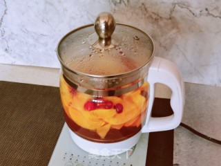 黄桃冰糖火的做法步调：9