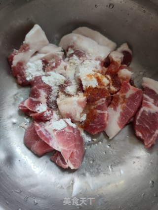 丝瓜蒜蓉蒸肉片的做法步调：2