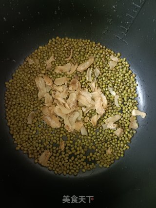 百开绿豆汤的做法步调：1