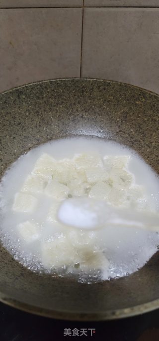 年夜筒子骨竹荪汤的做法步调：8