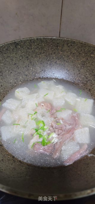 年夜筒子骨竹荪汤的做法步调：10
