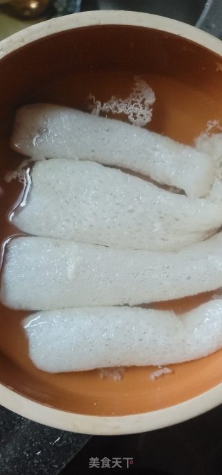 年夜筒子骨竹荪汤的做法步调：5
