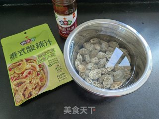 泰式捞汁花蛤的做法步调：1