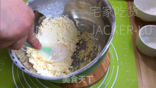 港式直偶蛋挞，简朴没有开酥，酥喷鼻滑老，超等好吃。的做法步调：7