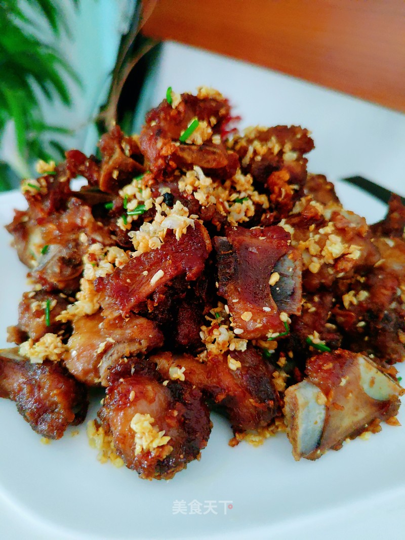 蒜喷鼻排骨的做法