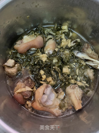 梅菜焖猪足的做法步调：10