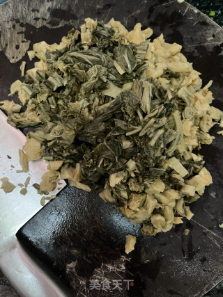 梅菜焖猪足的做法步调：6