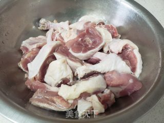 啤酒鸭腿的做法步调：1