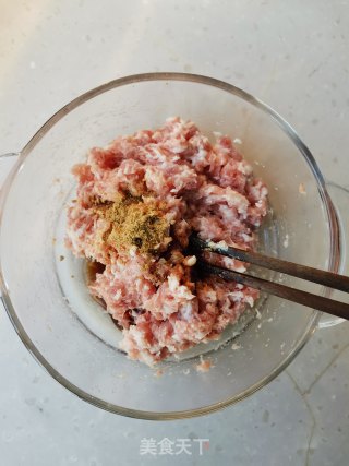 东河肉饼的做法步调：2