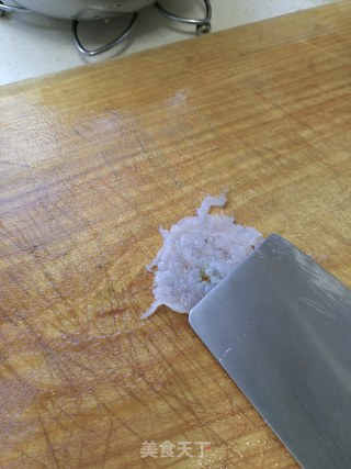 虾滑丝瓜汤的做法步调：2