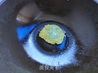 青菜鸡蛋饼的做法步调：7