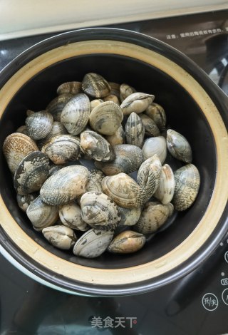 铁棍山药小粉皮煲花蛤的做法步调：8