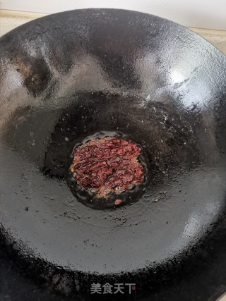 喷鼻辣鱼段的做法步调：6