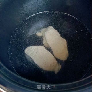 利剑萝卜肉沫汤的做法步调：2
