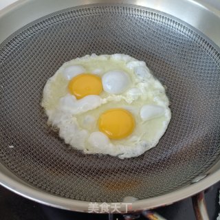 肉终鸡枞花煎蛋汤的做法步调：3